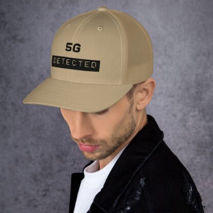 "5G detected" - Trucker stiliaus kepurė - Image 5